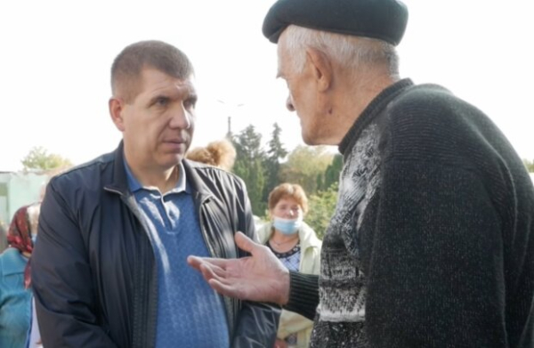 Карта депутата Анатолия Гунько самостоятельно голосует на заседаниях, пока тот "исследует" Вену Карта депутата Анатолия Гунько самостоятельно голосует на заседаниях, пока тот "исследует" Вену