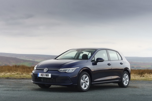 Volkswagen представил стартовую версию нового Golf
Volkswagen представил стартовую версию нового Golf