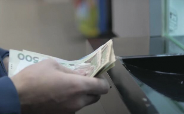 От украинцев требуют вернуть государственную помощь в размере 6500 грн: адвокаты объяснили, почему это незаконно