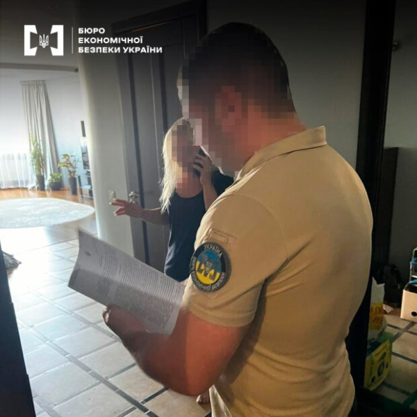 Успешный успех пропал: БЭБ вручила подозрение арбитражнику Слобоженко - тачки, хаты - под арестом Успешный успех пропал: БЭБ вручила подозрение арбитражнику Слобоженко - тачки, хаты - под арестом