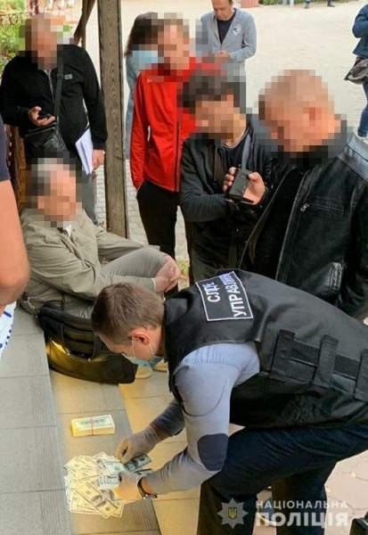 Кандидат в мэры купил украинцев за дешево - тысяча гривен и человек "ваш"