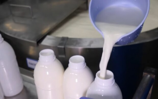 Почему при стирке нужно добавлять молоко: свойство продукта вас точно удивит Почему при стирке нужно добавлять молоко: свойство продукта вас точно удивит