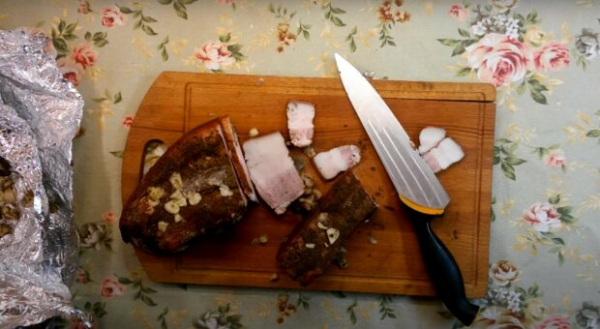 Ароматное сало горячего посола: рецепт домашней вкусности для настоящих украинцев Ароматное сало горячего посола: рецепт домашней вкусности для настоящих украинцев
