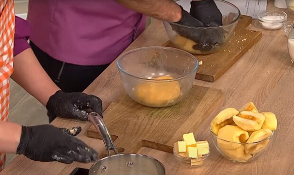 Вкуснее бабушкиных пирожков: шеф-повар Юрий Ковриженко подсказал, как приготовить идеальный десерт к чаю - пахнет корицей
