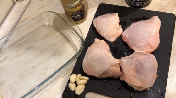Куриные бедрышки в духовке: рецепт для аппетитной корочки Куриные бедрышки в духовке: рецепт для аппетитной корочки