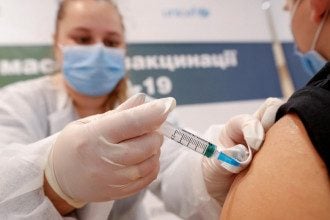 Ситуация очень опасная: в ВОЗ заявили о рисках из-за штамма Омикрон
Ситуация очень опасная: в ВОЗ заявили о рисках из-за штамма Омикрон