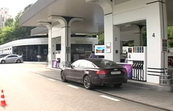 Минэкономики подняло стоимость бензина и дизельного топлива: по карману будет не всем Минэкономики подняло стоимость бензина и дизельного топлива: по карману будет не всем