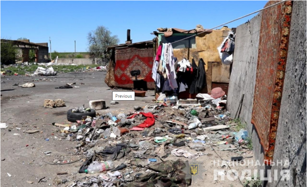 В Херсоне на мусорной свалке поселились десятки людей с малолетними детьми
В Херсоне на мусорной свалке поселились десятки людей с малолетними детьми