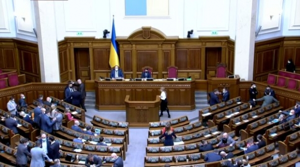 Тимошенко на высоченных каблуках приструнила коллег в зале: "Политический бульдог"