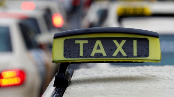 В сервисах такси объяснили, почему резко подорожали поездки по Киеву
                                                                                
