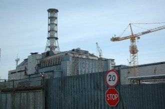 Оккупанты полностью обесточили Чернобыльскую АЭС: чем это грозит
