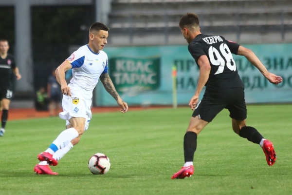 
 "Динамо" в прерванном матче добыло волевую победу над "Зарей"
 
