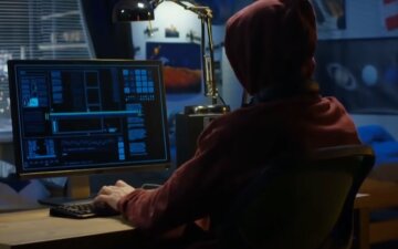 Роботы-пылесосы начали атаковать своих хозяев: кому стоит приготовиться к опасности Роботы-пылесосы начали атаковать своих хозяев: кому стоит приготовиться к опасности