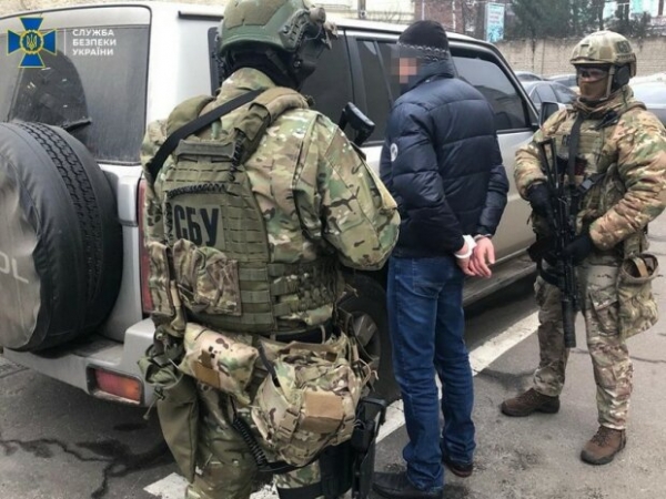 Пытали и угрожали &mdash; террористы "ЛНР" попытались завербовать украинского копа