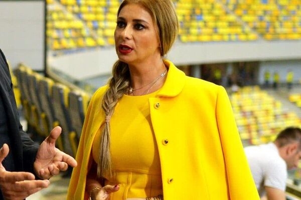 Экс-модель Playboy Анамария Продан может спасти футбольный клуб от банкротства
Экс-модель Playboy Анамария Продан может спасти футбольный клуб от банкротства