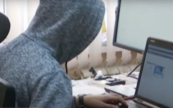 Новые смс-ки от аферистов: правоохранители посоветовали, как не "клюнуть" на воров Новые смс-ки от аферистов: правоохранители посоветовали, как не "клюнуть" на воров