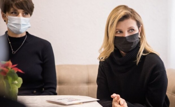 Почему Елену Зеленскую не полюбили украинцы: "Муж прислушивается" Почему Елену Зеленскую не полюбили украинцы: "Муж прислушивается"