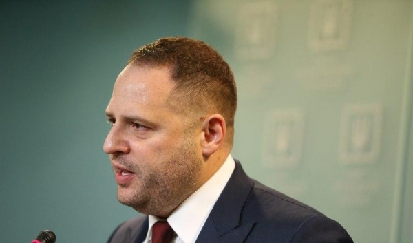 Скандал с назначением Фокина в ТКГ: у Зеленского расставили точки над "і"
Скандал с назначением Фокина в ТКГ: у Зеленского расставили точки над "і"