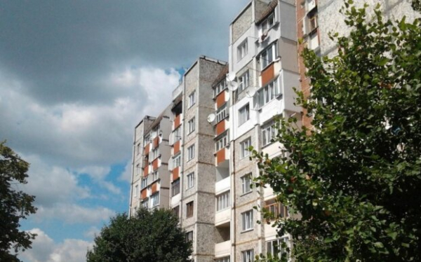 16-летний парень прыгнул с 11-го этажа из-за отчисления из колледжа: "Сессия провалена..."