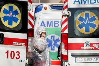Даже после выходных: в Украине обнаружили почти 2 тысячи новых больных COVID-19
