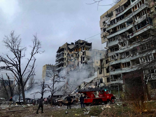 "Она упала на подъезд": ракету, которая ударила по дому в Днепре, сбило ПВО - Арестович
"Она упала на подъезд": ракету, которая ударила по дому в Днепре, сбило ПВО - Арестович