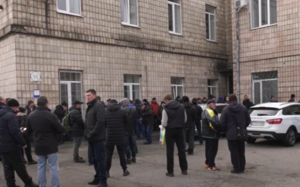 Юрист объяснил, почему можно не бояться повестки из-за реестра военнообязанных: "Дію" можно скачивать заново