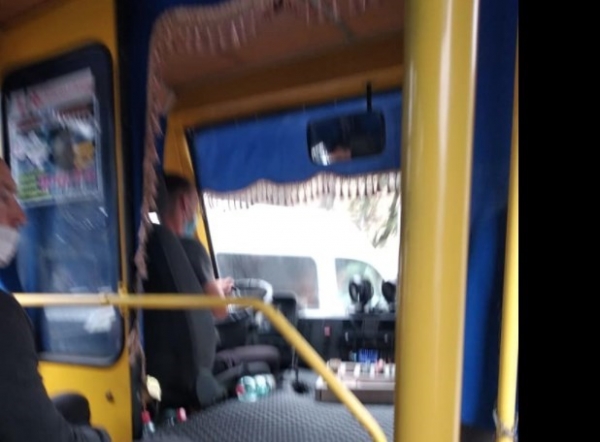 "Ху*в пассажиры в рот набрали": во Львове маршрутчик отказался везти мать погибшего в АТО
"Ху*в пассажиры в рот набрали": во Львове маршрутчик отказался везти мать погибшего в АТО