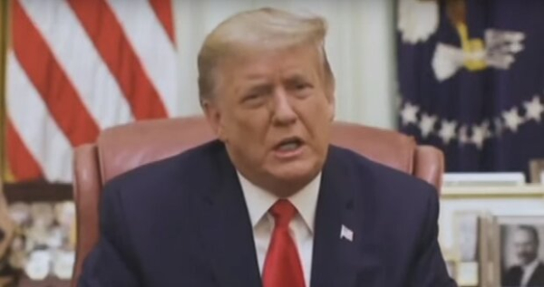 Дональд Трамп решил заработать на Библии: не упустит ни одного случая Дональд Трамп решил заработать на Библии: не упустит ни одного случая