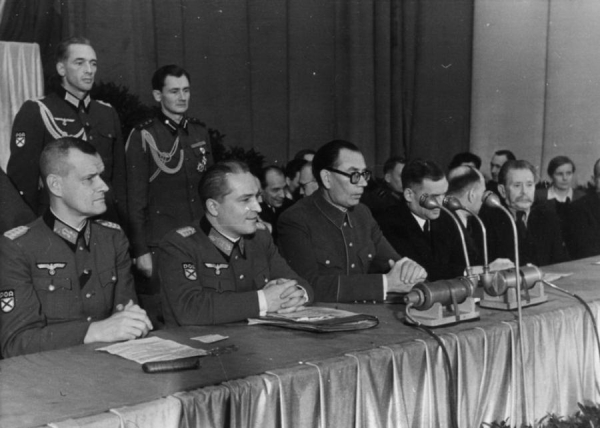 Прагу освобождали "власовцы", а никакой не Конев
Прагу освобождали "власовцы", а никакой не Конев