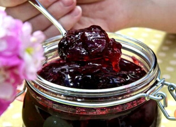 Варенье на сковородке - это очень вкусно: как приготовитьь отличную консервацию из смородины, рецепт Варенье на сковородке - это очень вкусно: как приготовитьь отличную консервацию из смородины, рецепт