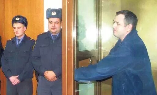Похитил юного любовника: мэром города стал мужчина, отсидевший за гей-рабство Похитил юного любовника: мэром города стал мужчина, отсидевший за гей-рабство