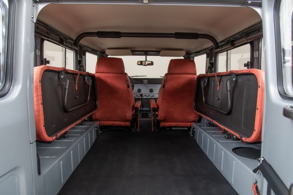 
36-летний Land Cruiser выглядит круче нового
 