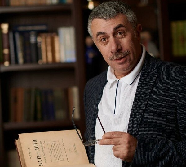 Как вылечить кашель без лекарств: Комаровский развалил известный миф Как вылечить кашель без лекарств: Комаровский развалил известный миф