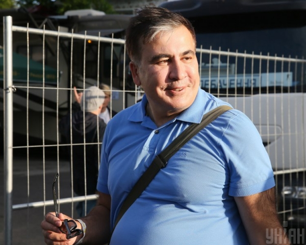 "Воскрес не только Иисус, но и Саакашвили": Квартал высмеял возвращение политика
                                                                                