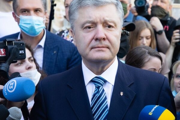 
Порошенко прибыл в ОГП для встречи с Венедиктовой
 