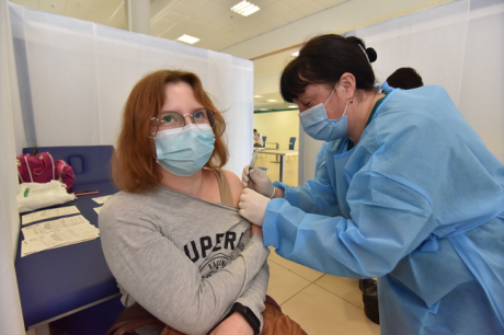 Во Львове развернули масштабную вакцинацию работников ИТ-компаний