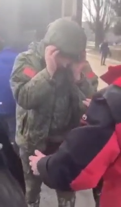 В Сумах начались уличные бои – людей просят не выходить из дома
В Сумах начались уличные бои – людей просят не выходить из дома