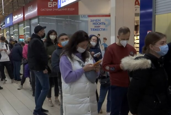 Непривитый - безработный: как пандемия повлияла на рынок труда в Украине