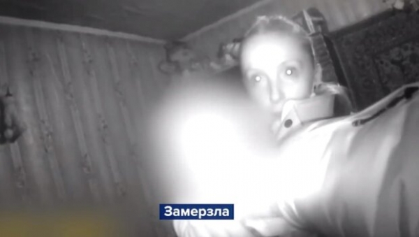 "Синий" папа бросил 6-летнюю и месячную дочек в холодном доме: "Должна быть 36,6, а у нее 34,9" "Синий" папа бросил 6-летнюю и месячную дочек в холодном доме: "Должна быть 36,6, а у нее 34,9"