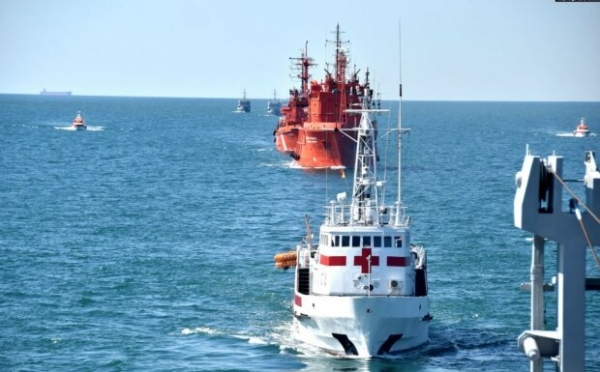 Украинские военные на кораблях отразили "атаку" в Черном море – высадка десанта и защита Украинские военные на кораблях отразили "атаку" в Черном море – высадка десанта и защита