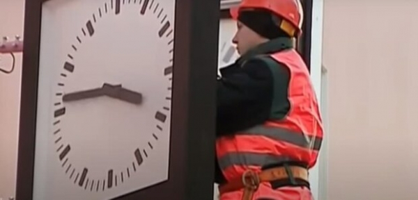 Переход на "летнее время" отменяется? У Зеленского готовы решить больной вопрос украинцев