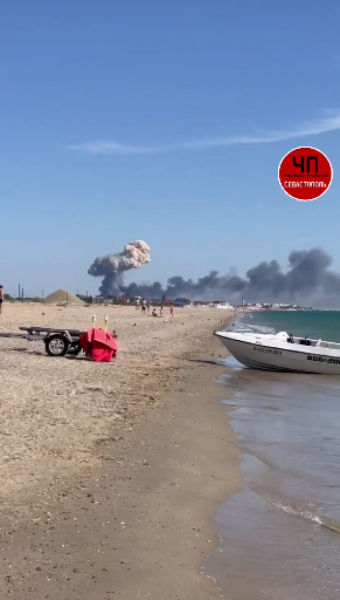 В Крыму взлетела в воздух военная база: раздается воздушная тревога, началась паника В Крыму взлетела в воздух военная база: раздается воздушная тревога, началась паника