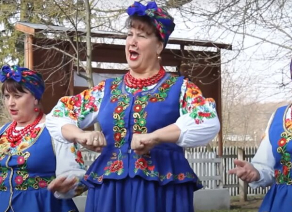 Звезда "Лисапетного батальона" Наталья Фалион ушла в пляс после похорон сына и мужа: "Точно не помню" Звезда "Лисапетного батальона" Наталья Фалион ушла в пляс после похорон сына и мужа: "Точно не помню"