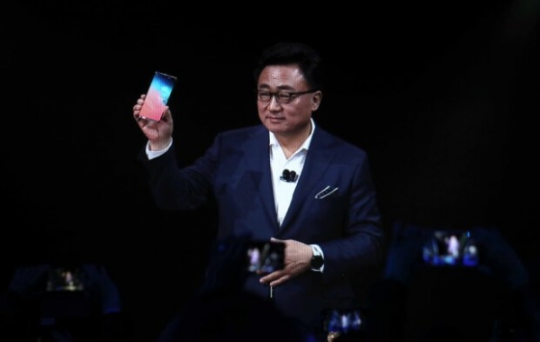 Samsung случайно показала новый смартфон раньше анонса Samsung случайно показала новый смартфон раньше анонса