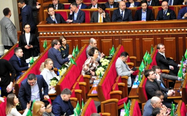 Главные новости за 11 ноября: пока Разумкова слег с коронавирусом, Рада разбазаривает деньги, а нам грозит Третья мировая