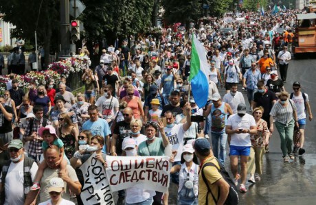 В российском Хабаровске люди снова вышли на протест В российском Хабаровске люди снова вышли на протест