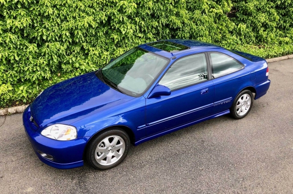 
Владелец неожиданно для себя продал старую Honda Civic за $50 000
 