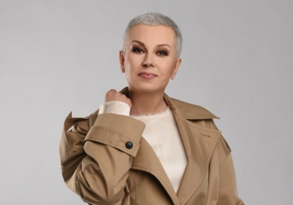 Алла Мазур после борьбы с раком не закрасила седину и заговорила о любви: "Я стала смелее" Алла Мазур после борьбы с раком не закрасила седину и заговорила о любви: "Я стала смелее"