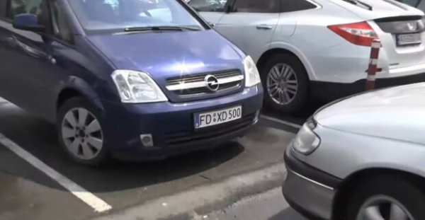 Люксовые автомобили идут колоннами в Россию через Польшу и Беларусь: наживаются и богатеют на войне