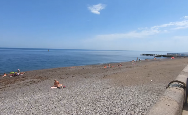 В Крыму открыли курортный сезон: оккупанты показали "переполненные" пляжи. Видео
В Крыму открыли курортный сезон: оккупанты показали "переполненные" пляжи. Видео